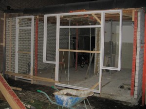 De kozijnen zijn gesteld